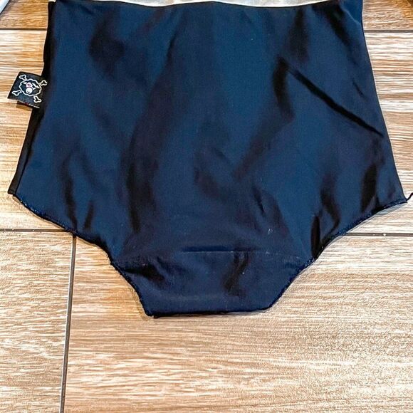 nununu Long Sleeved Metallic Silver and Black Swimsuit Size 3-4Y - Picture 5 of 5